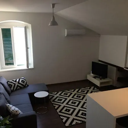 Seaview Apartment